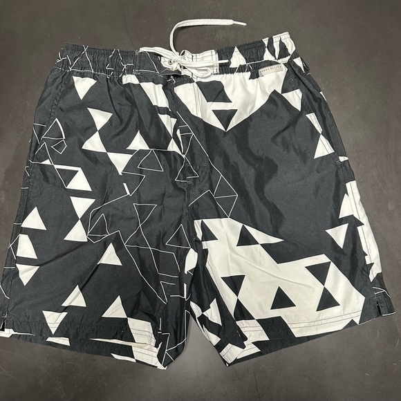 Perry Ellis 8” Swim Trunks - Picture 1 of 1